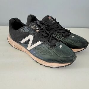 New Balance men's baseball athletic sneakers size 12.5